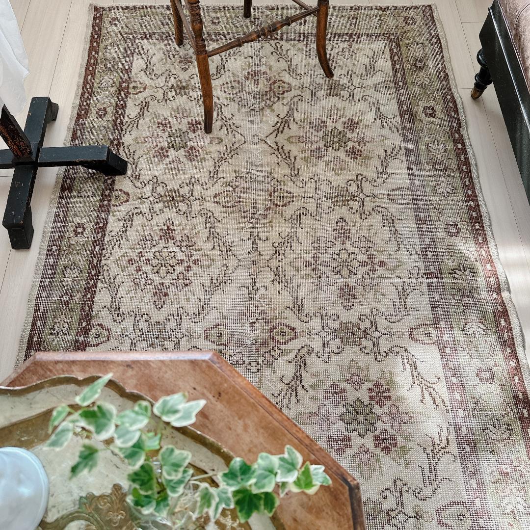 トルコヴィンテージラグ A93 レア クリーム グリーン ブラウン ピンク