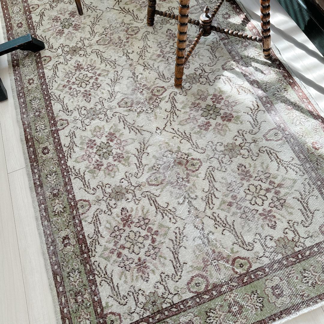 トルコヴィンテージラグ A93 レア クリーム グリーン ブラウン ピンク