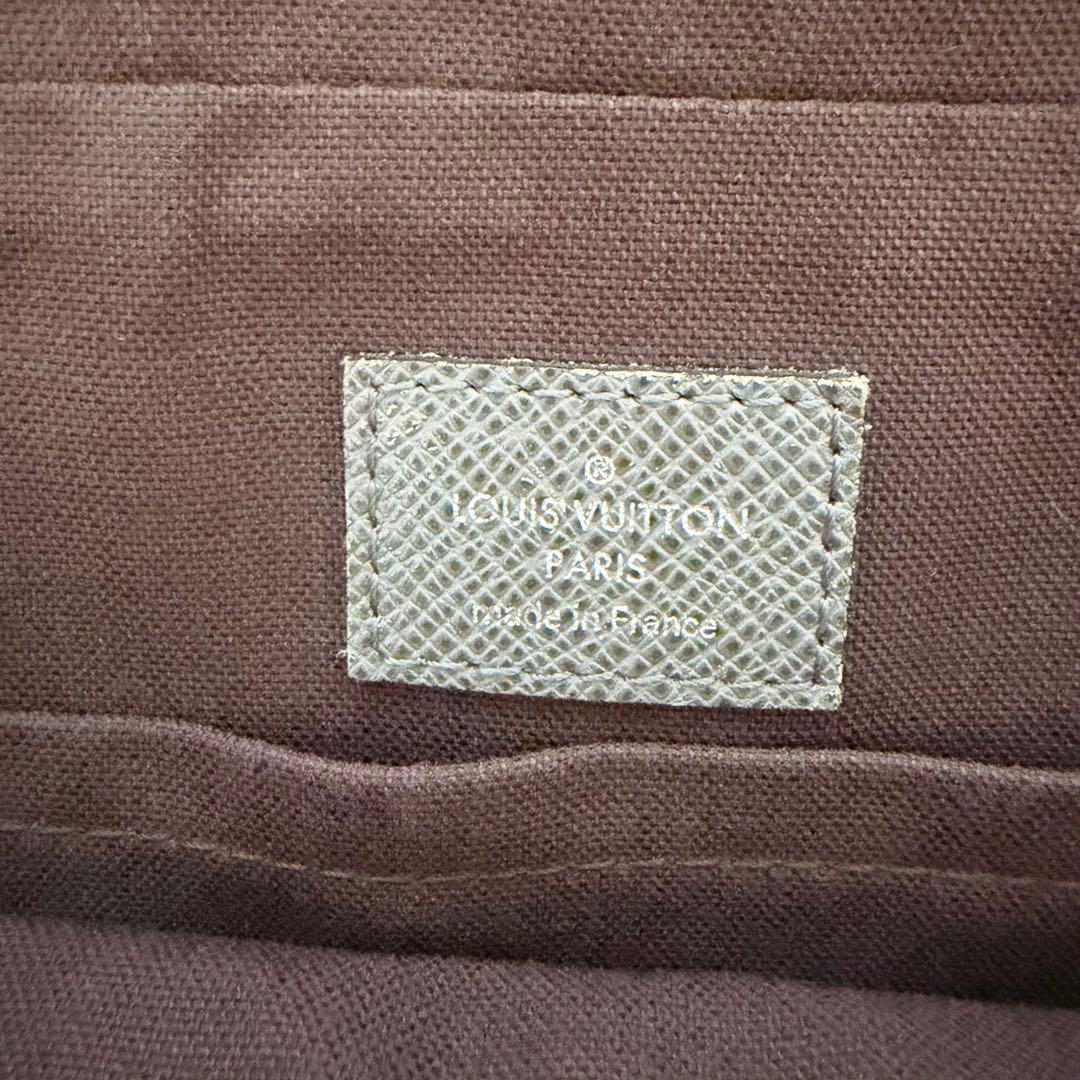 Louis Vuitton タイガ ポルトドキュマンPDB M32711 グレー