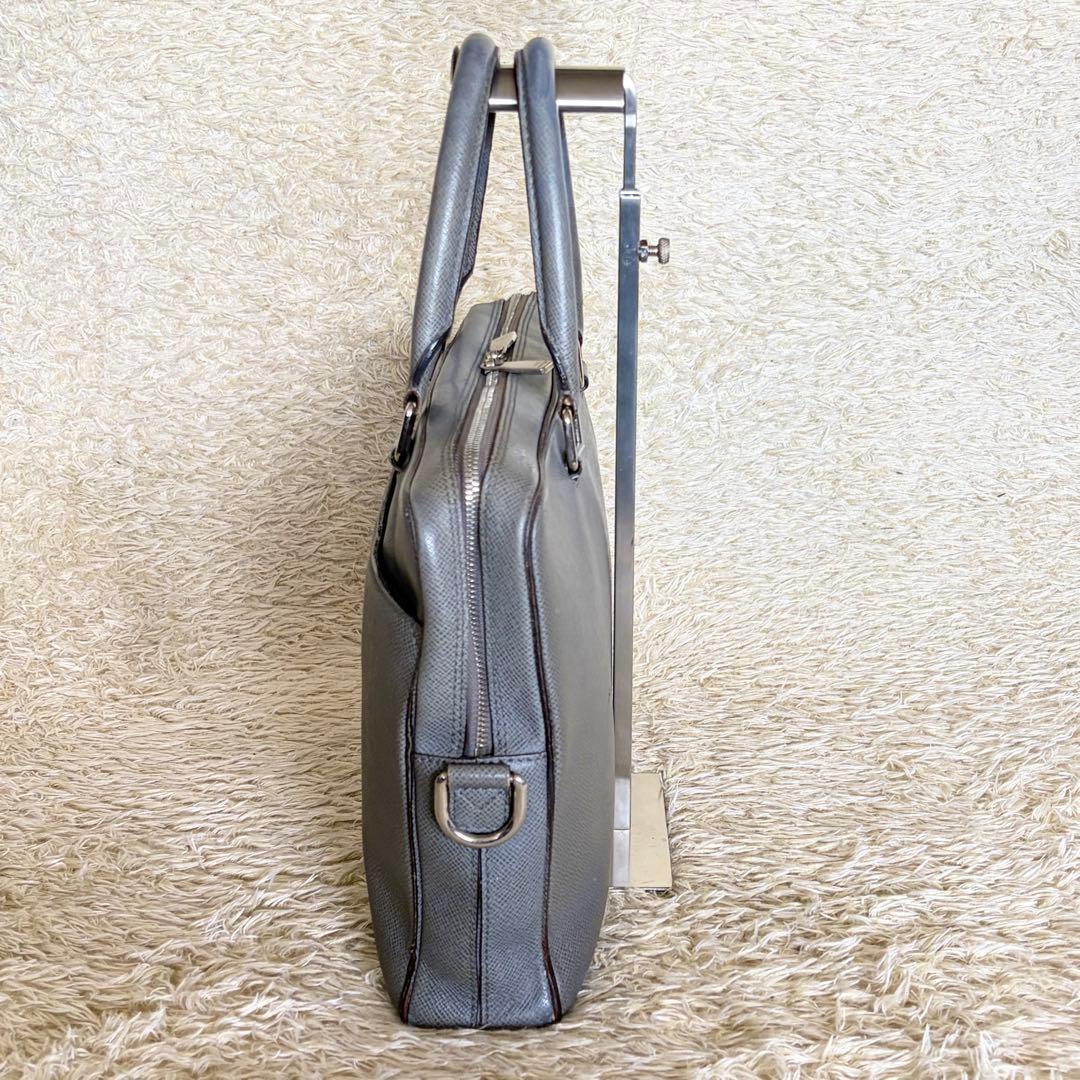 Louis Vuitton タイガ ポルトドキュマンPDB M32711 グレー