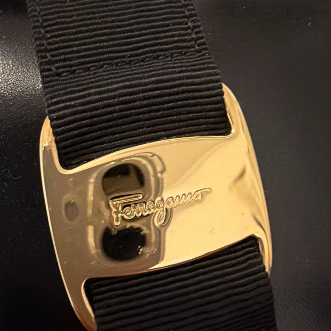 Salvatore Ferragamo フェラガモ 長財布 黒