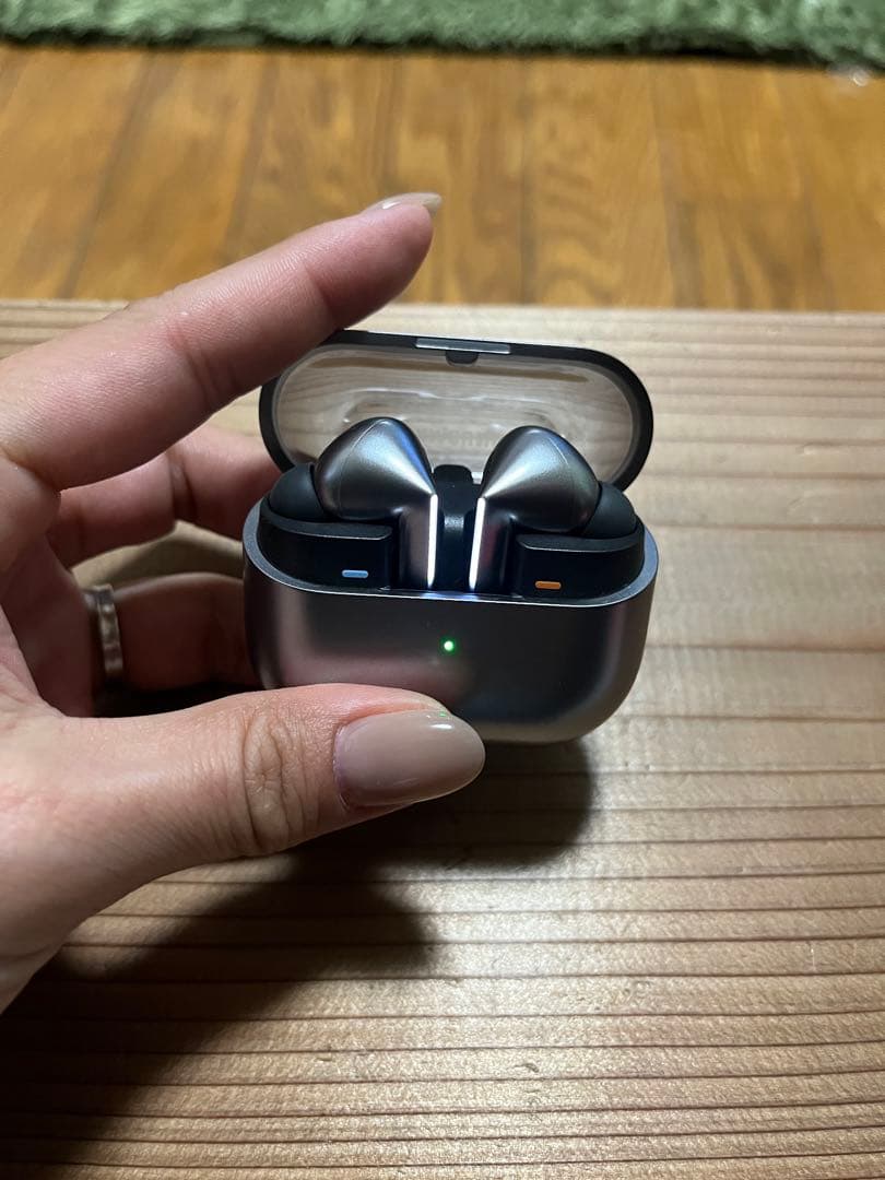 SAMSUNG SM-R630 イヤホン