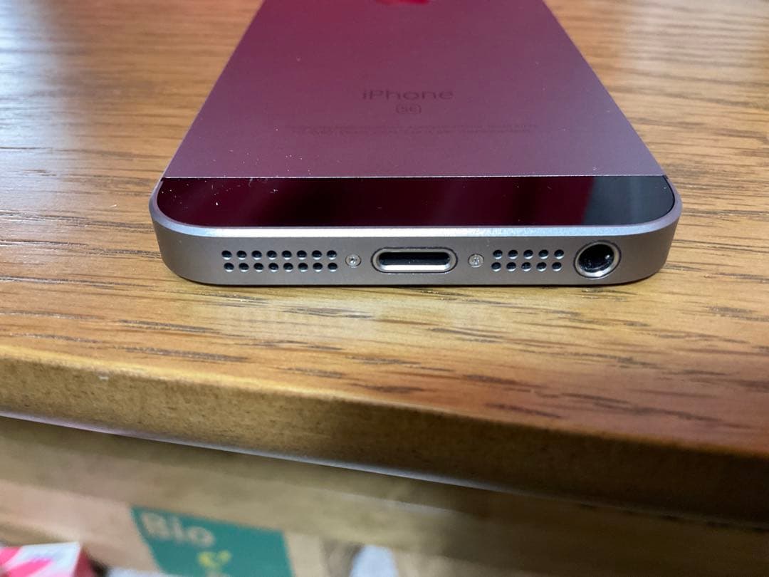 海外版　iPhone SE 128GB シャッター音なし