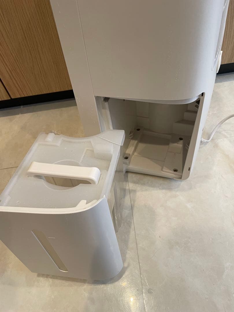 SHARP 除湿機 CV-J71-W