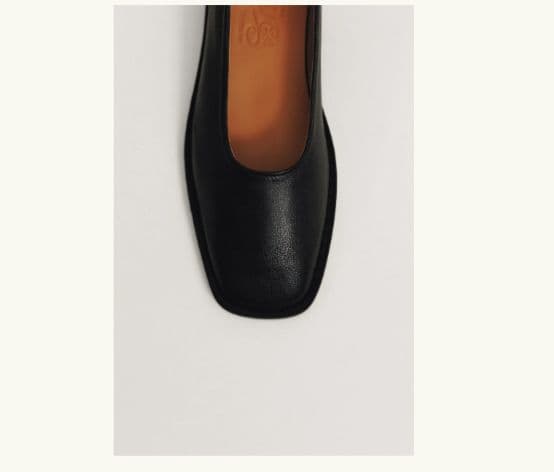 トゥティエ　フラットシューズ