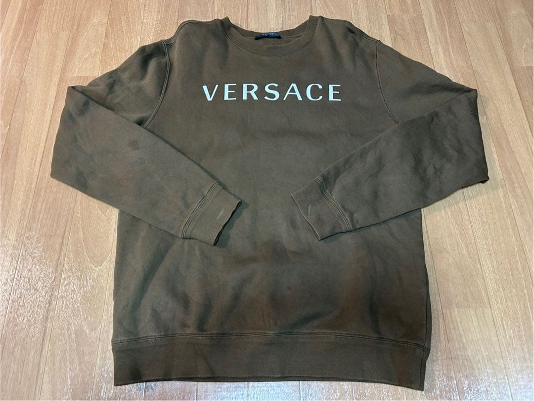 【送料込】VERSACE カーキ クルーネックバックデザインスウェットL