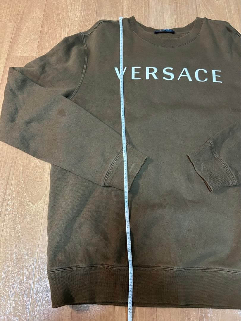 【送料込】VERSACE カーキ クルーネックバックデザインスウェットL