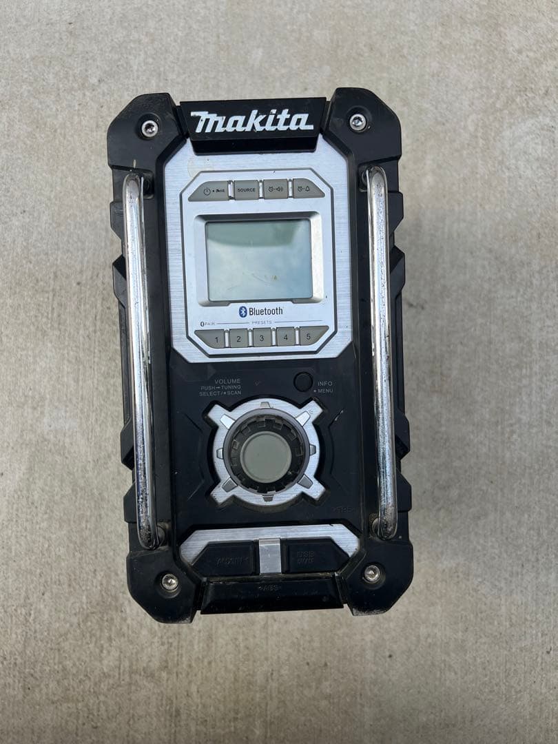 マキタ 充電式ラジオ MR106