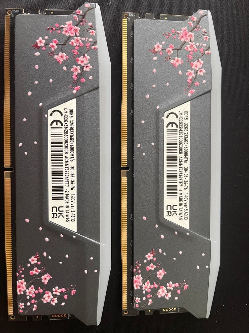 メモリー CORSAIR VENGEANCE RGB DDR5 32GB6000 CL30