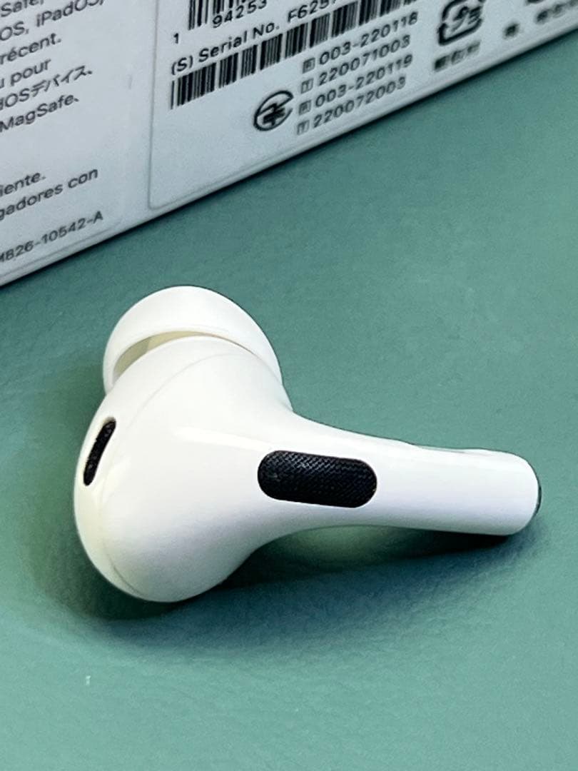 AirPods pro第2世代イヤホン右耳　A2698正規品動作品音質良好美品