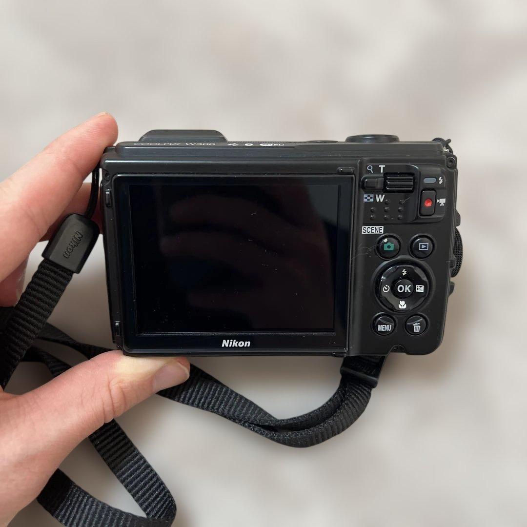 【美品】ニコン Nikon COOLPIX W300　【動作未確認】