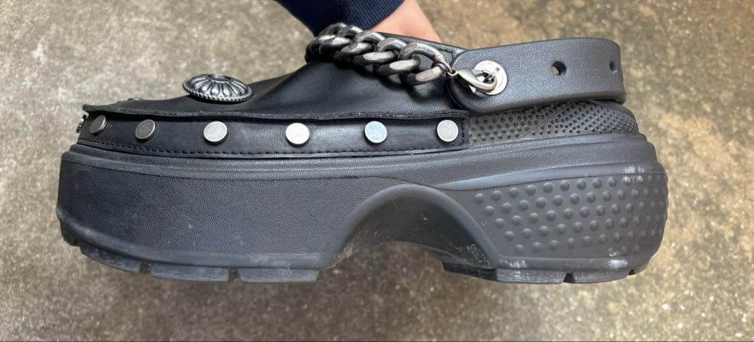 crocs Stomp Embellished Clog / クロックス