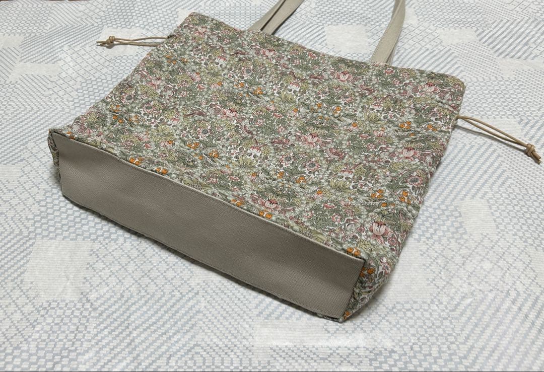 さと75 様 StrawberryThief