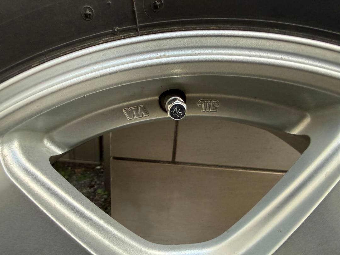 ジムニー・ブリヂストンDM-V3 175/80R16 スタッドレスタイヤホイール