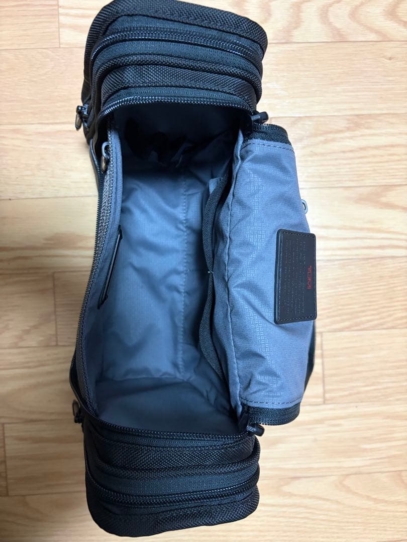 【人気商品】TUMI ALPHA 3 ハンギング・トラベル・キット
