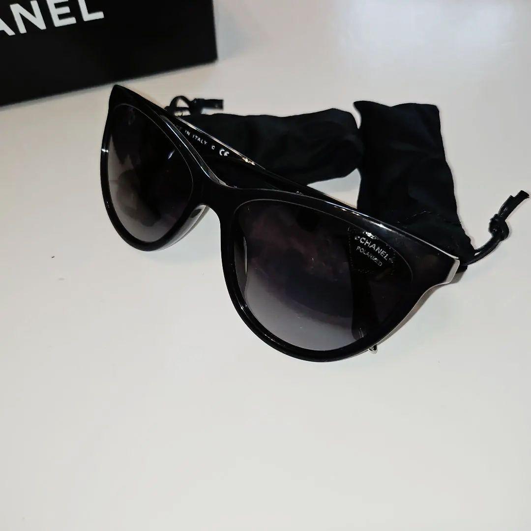 レア品★CHANELシャネル　キャットアイ サングラス パール、ロゴチャーム付