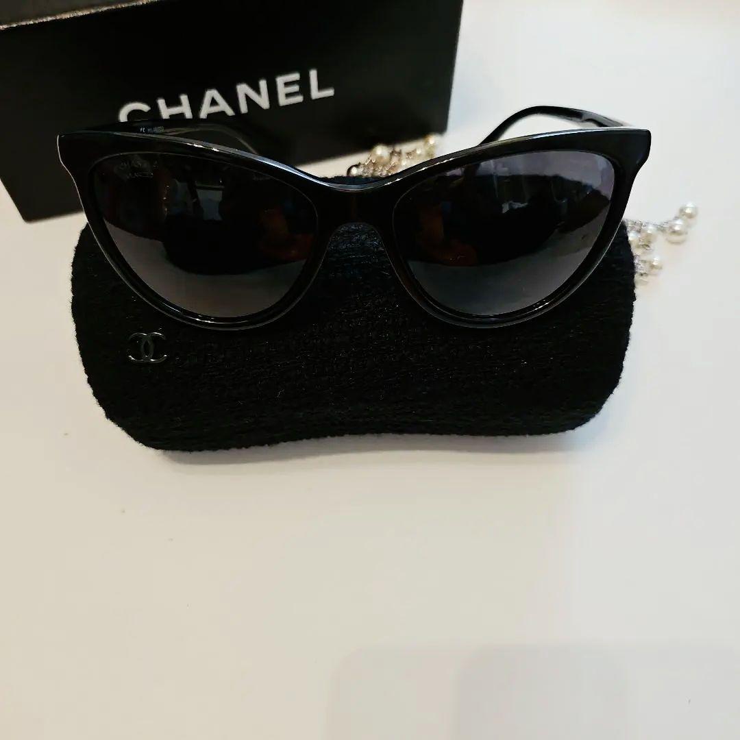 レア品★CHANELシャネル　キャットアイ サングラス パール、ロゴチャーム付