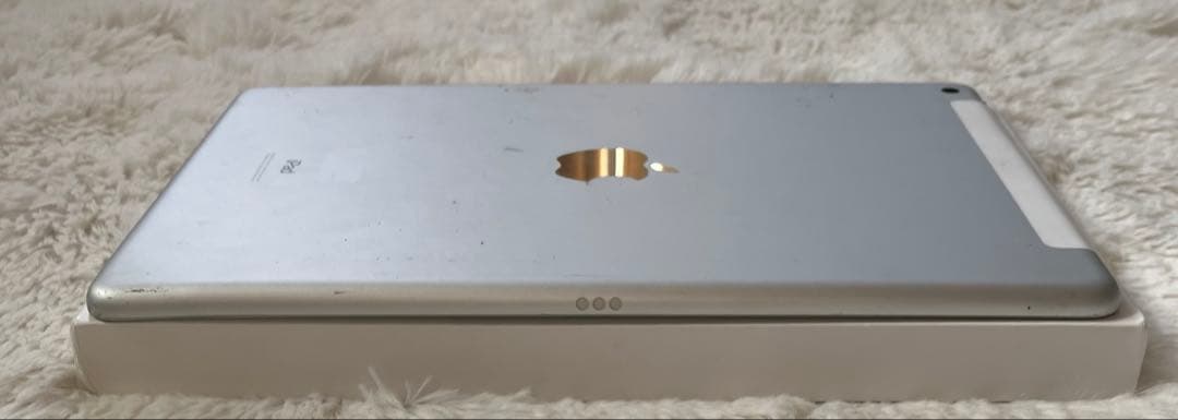 【早い者勝ち】iPad 第7世代 128GB SIMフリー 【すぐ発送】