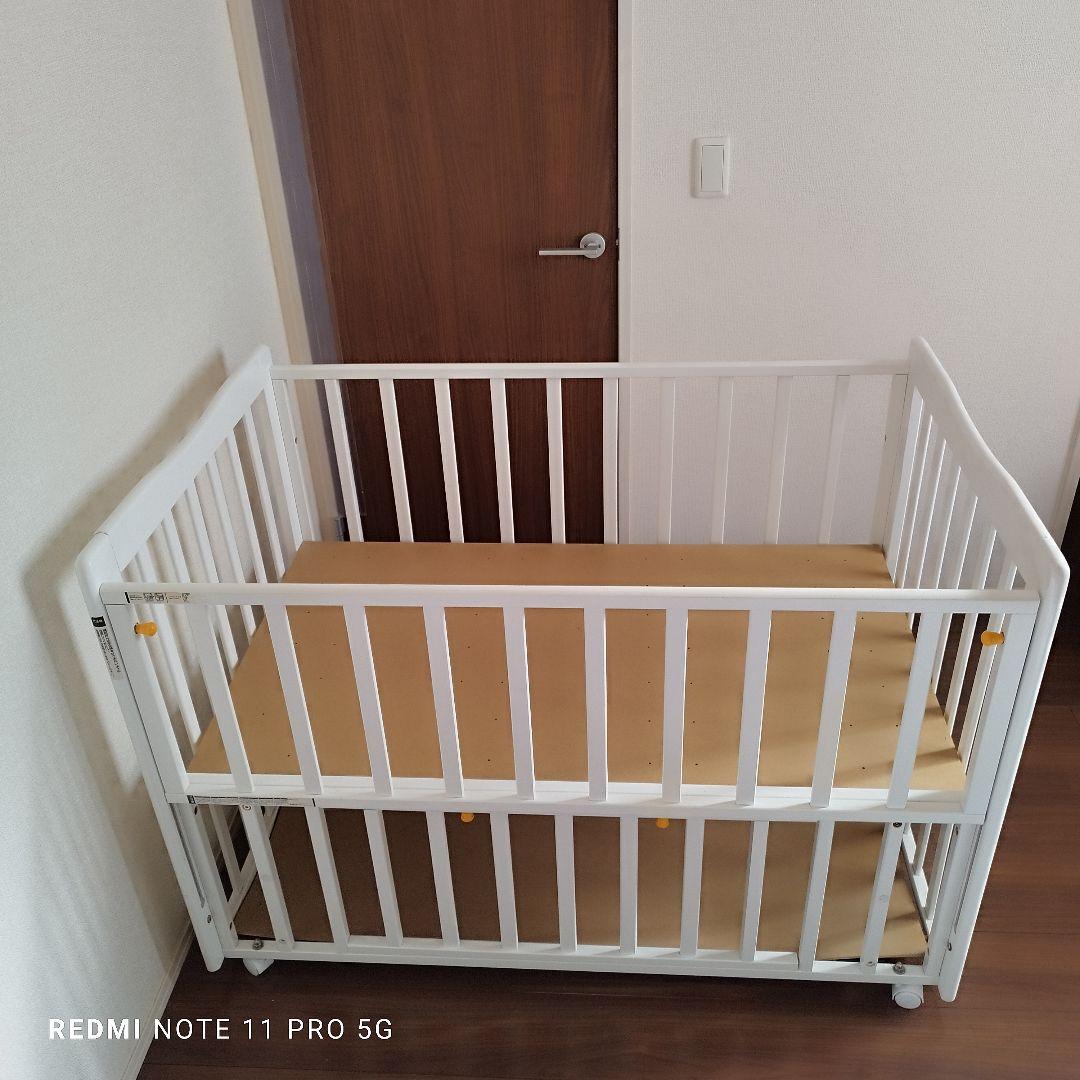 【送料込み】ホワイト木製ベビーベッド ハイタイプ 2段階高さ調節可能