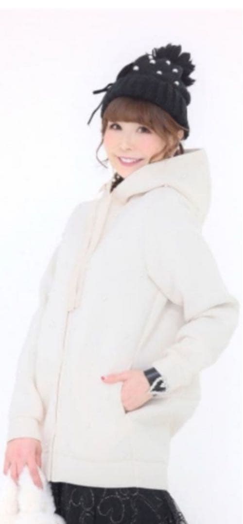 ももお2点まとめ♥️アンドラブ♥️パールビジューの華やかパーカーチュニック