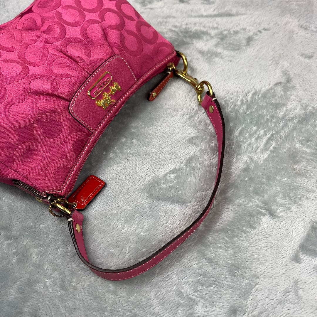 美品 COACH コーチ ワンショルダー オプアート アクセサリーポーチ ピンク
