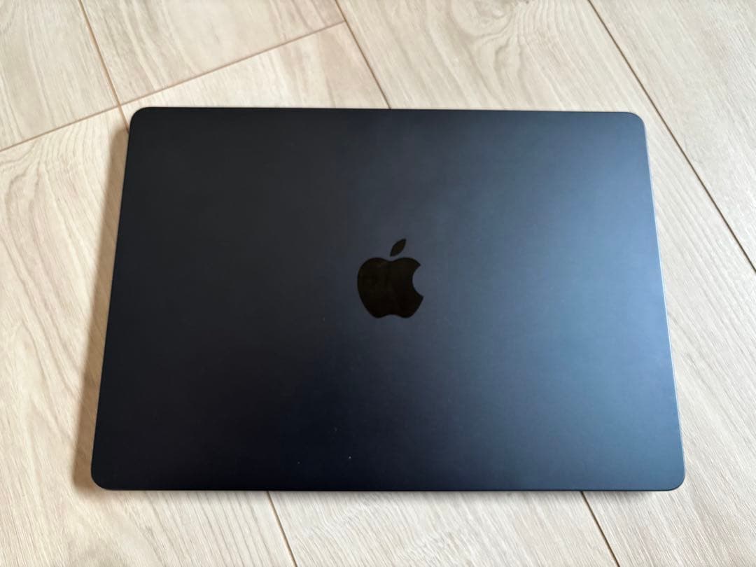 【充放電8回】MacBook air M2 13インチ