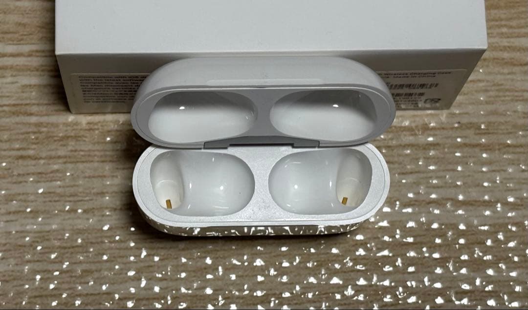 【最終値下げ】AirPods Pro 本体 充電ケーブル付　純正　第一世代