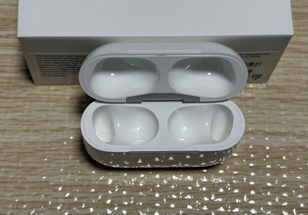 【最終値下げ】AirPods Pro 本体 充電ケーブル付　純正　第一世代