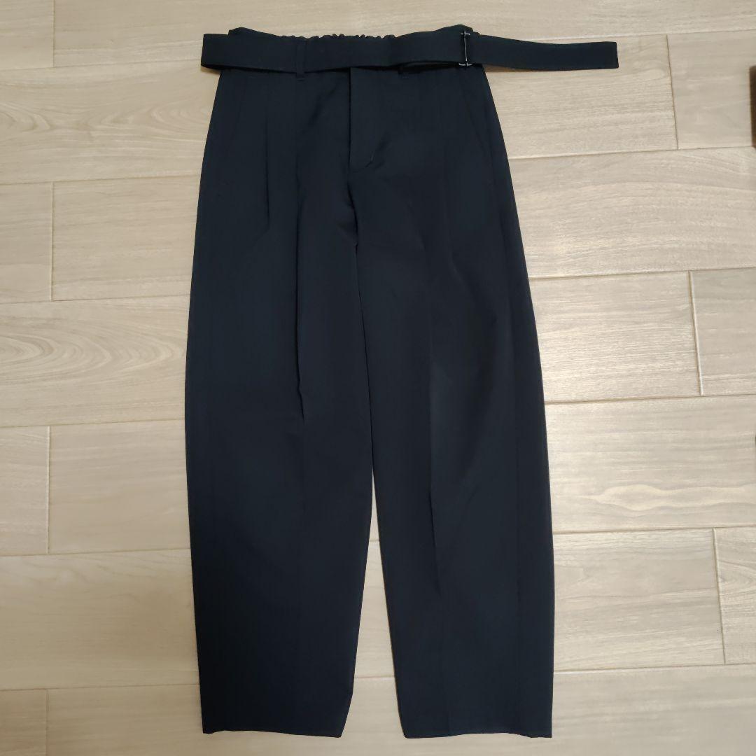 ATTACHMENTウールギャバジン2プリーツテーパードフィットトラウザー