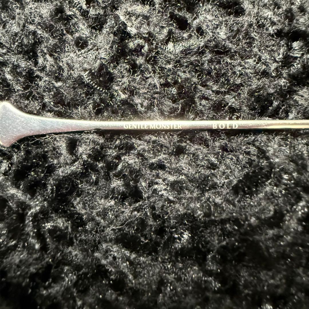 ジェントルモンスターGENLTLE MONSTER リムレスメガネ