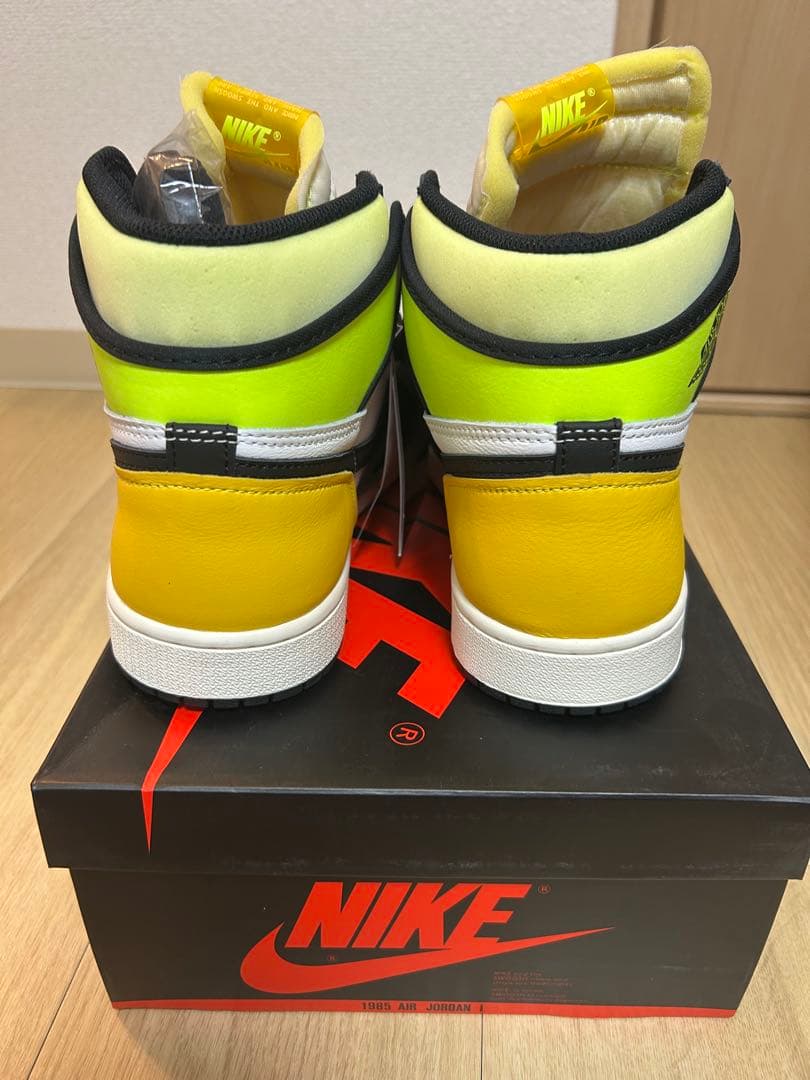 ゆーNike Air Jordan 1 High OG Volt Gold