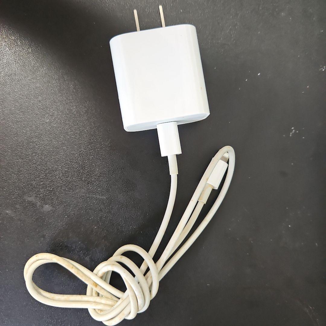 Apple iPad ８世代　A2270 シルバー