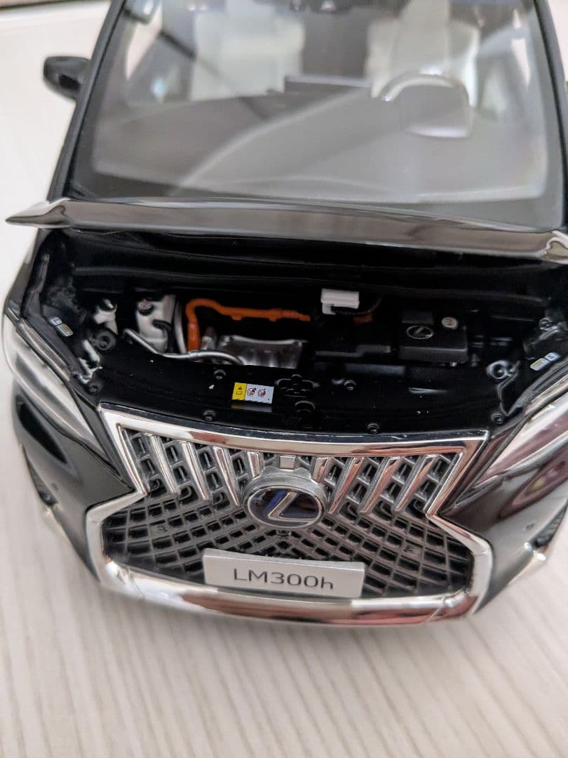 京商　1/18　レクサスLM　レクサス　ミニカー　アルファード　オートアート