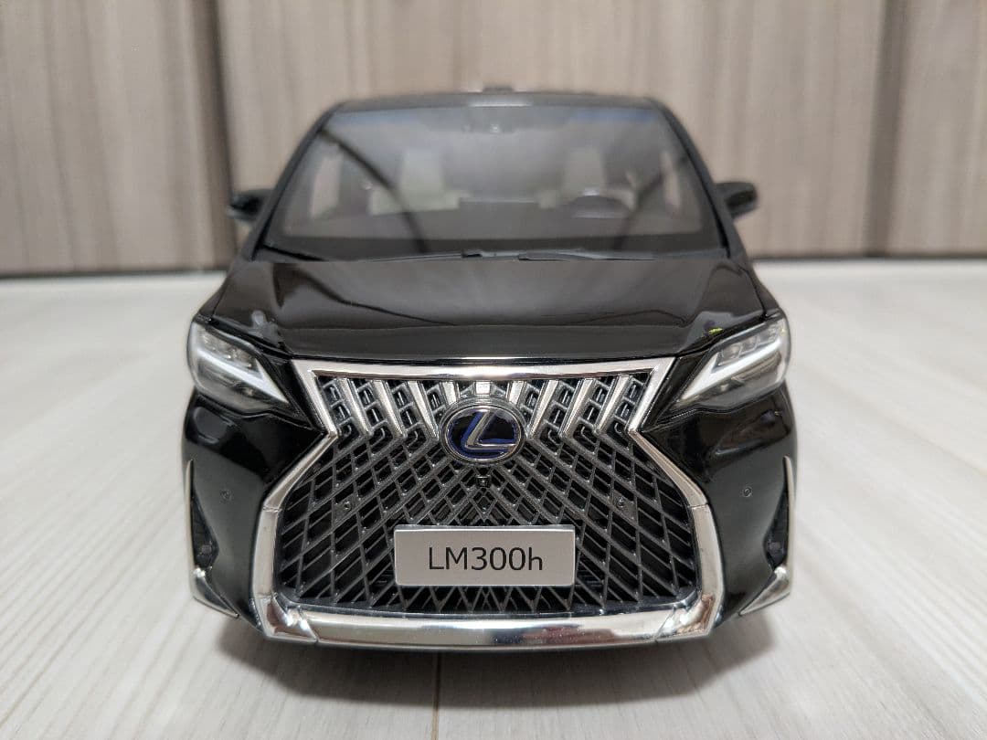 京商　1/18　レクサスLM　レクサス　ミニカー　アルファード　オートアート