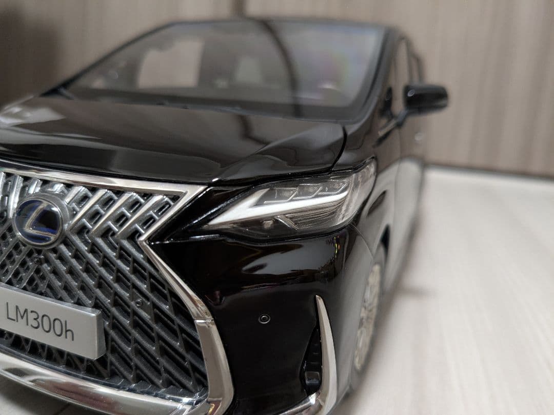 京商　1/18　レクサスLM　レクサス　ミニカー　アルファード　オートアート