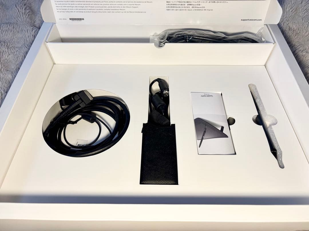 Wacom Cintiq 16 FHD＋スタンド、替芯