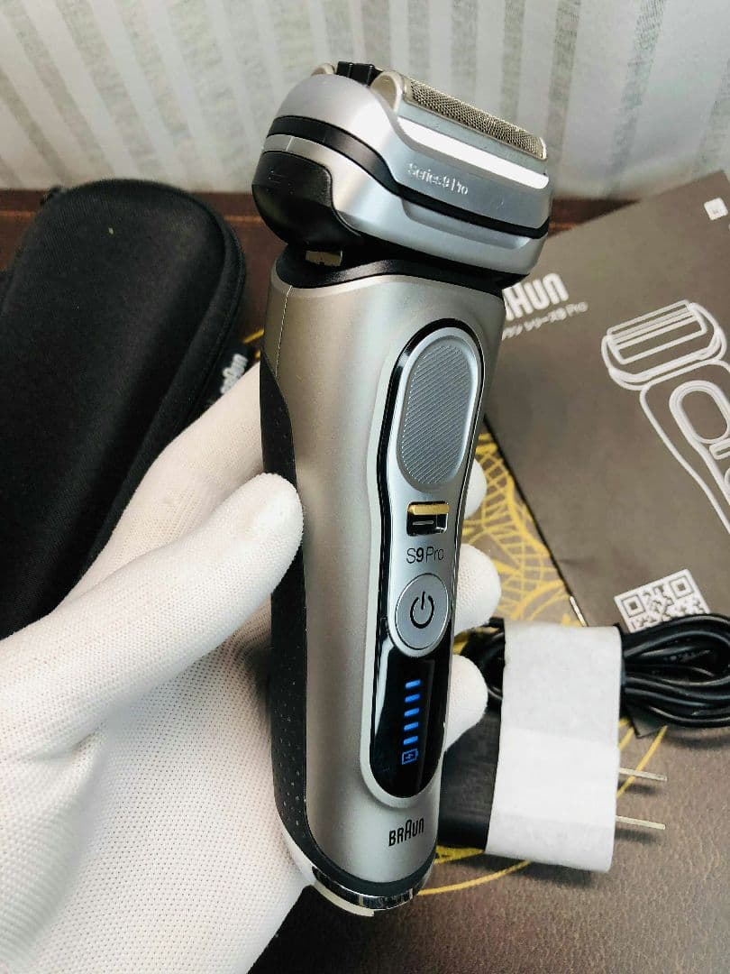 【ワンちゃん】ブラウン シリーズ9 Pro 9417ｓメンズ電気シェーバー