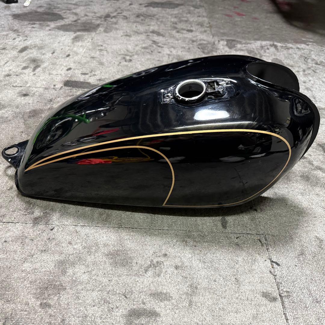 SR400 2型 純正タンク