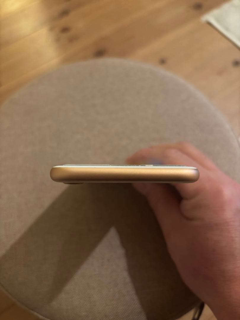 iPhone 8 ゴールド 64GB本体