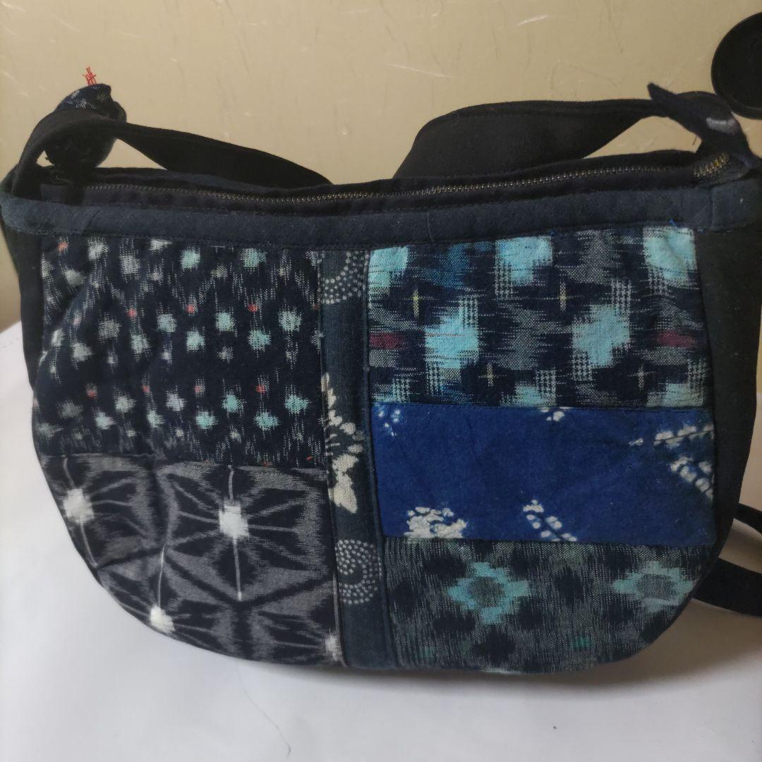 送料込み　(249)手作り　ショルダーバッグ　パッチワーク　絣　染め　絣　木綿