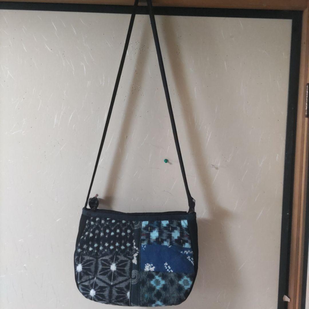 送料込み　(249)手作り　ショルダーバッグ　パッチワーク　絣　染め　絣　木綿