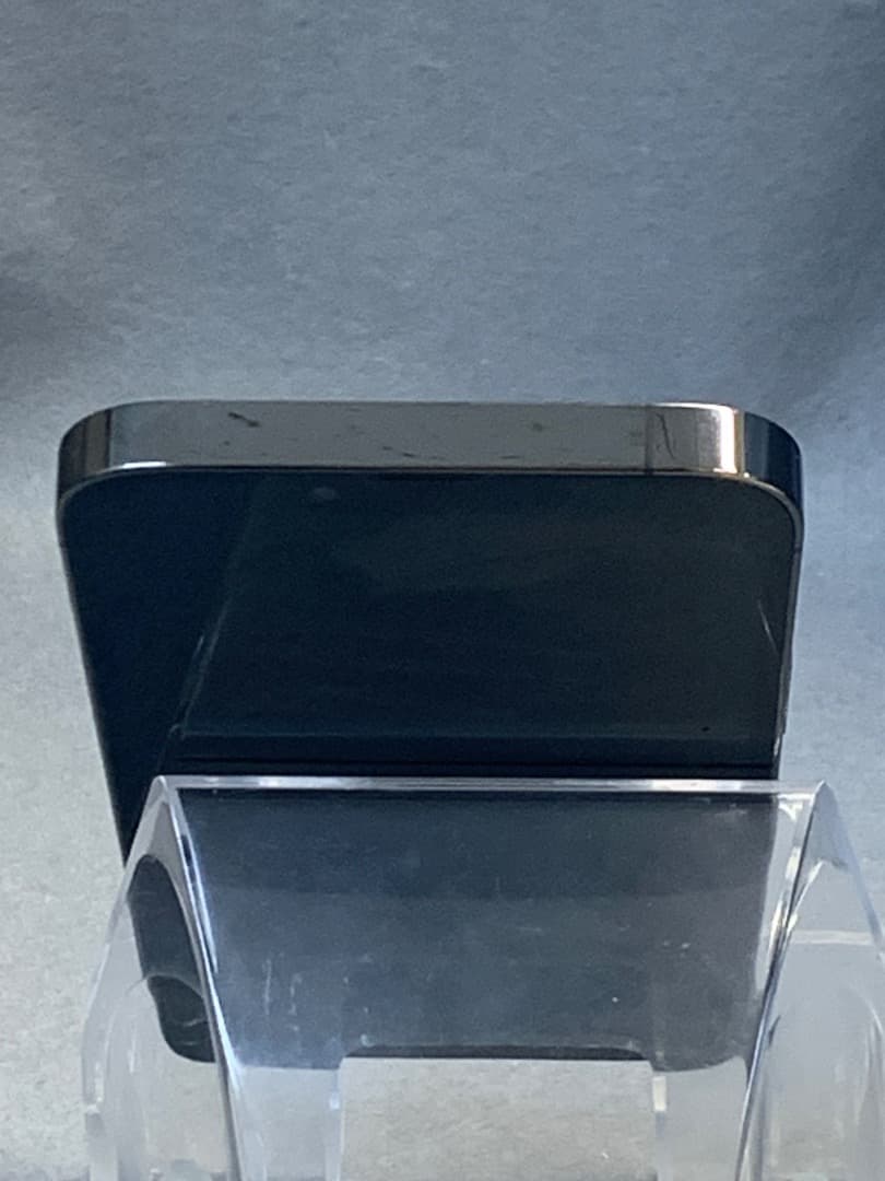 超美品　国内版　SIMフリー　iPhone13 Pro 256GB グラファイト