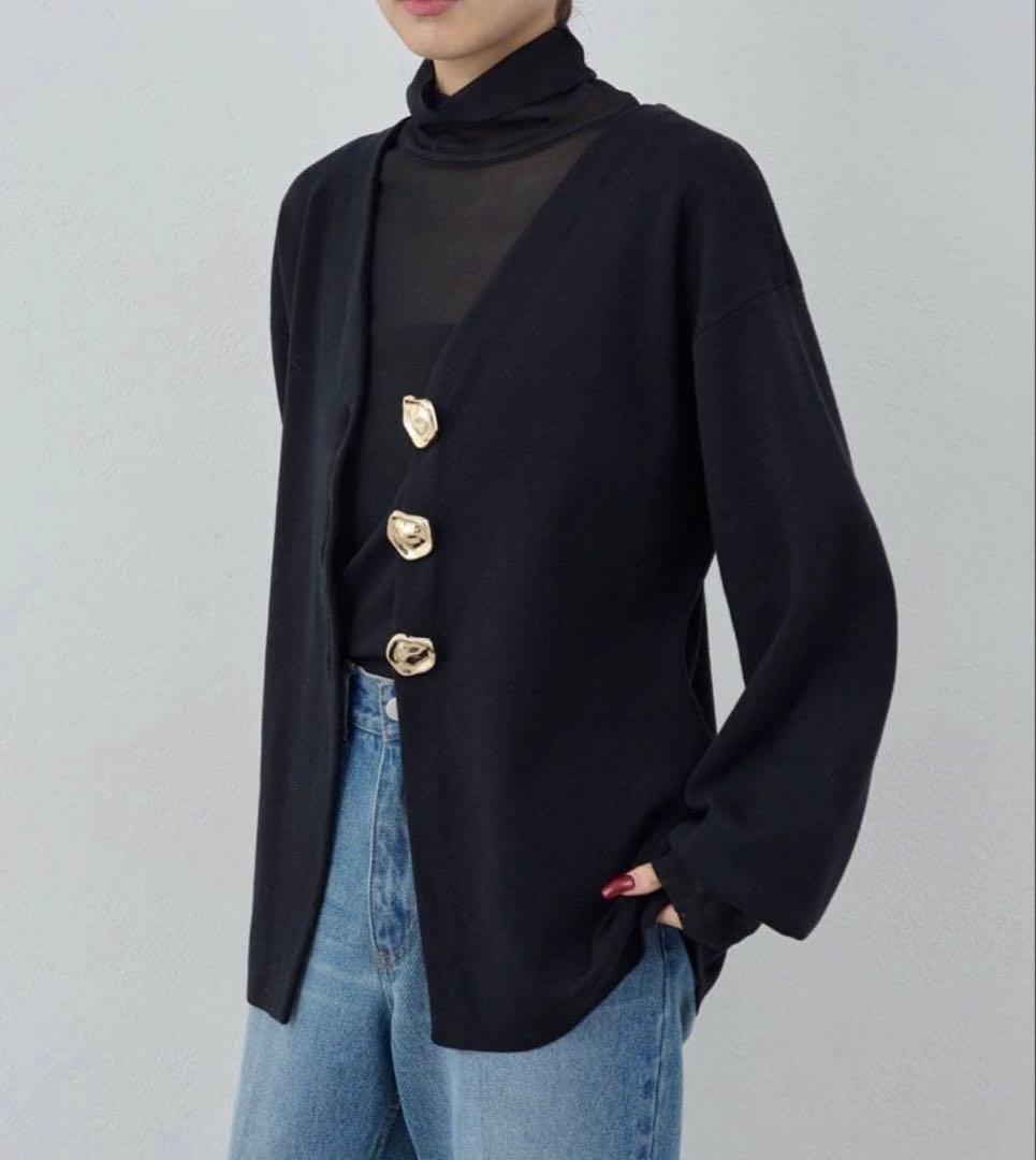 M様✨️タグ付き新品未使用 ビジューVネックカーディガン　黒