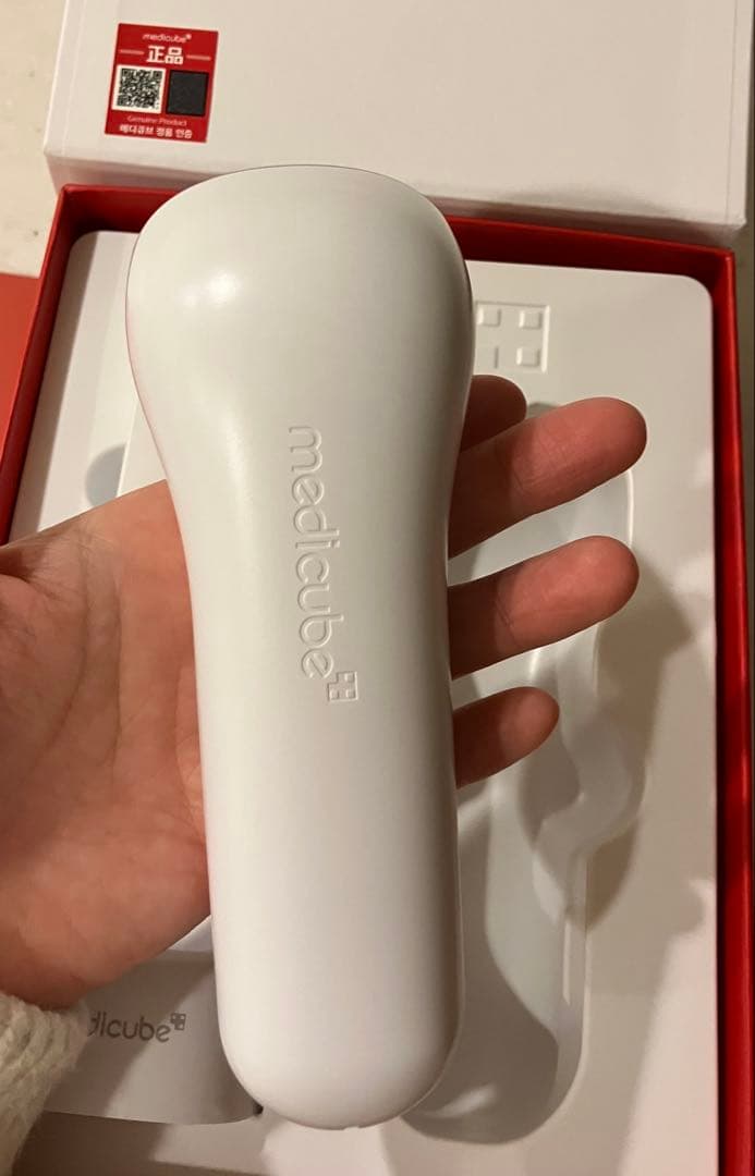 美顔器MEDICUBE ♡ USSERA DEEP SHOT ジェルおまけ付き♪