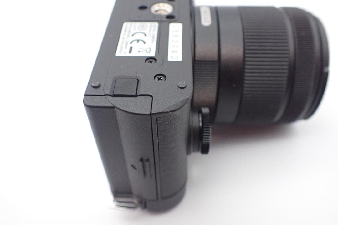 PENTAX Q-s1＋02レンズ+バッテリー＋充電器　人気の黒・美品!!!