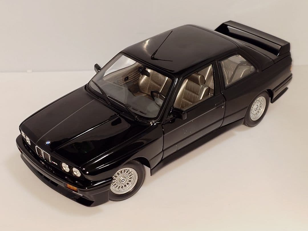 ミニチャンプス  M3 ストリート 1/18 ミニカー ブラック