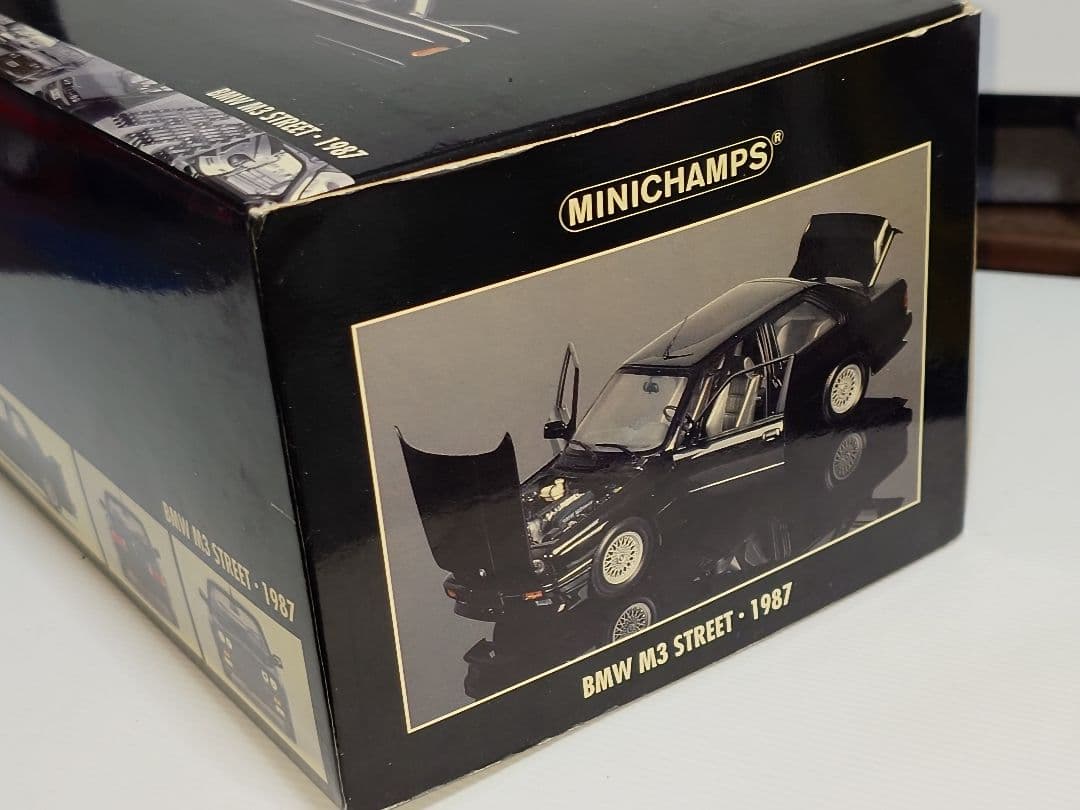 ミニチャンプス  M3 ストリート 1/18 ミニカー ブラック