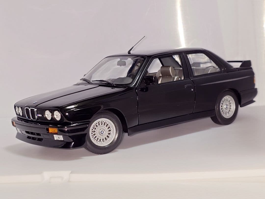 ミニチャンプス  M3 ストリート 1/18 ミニカー ブラック