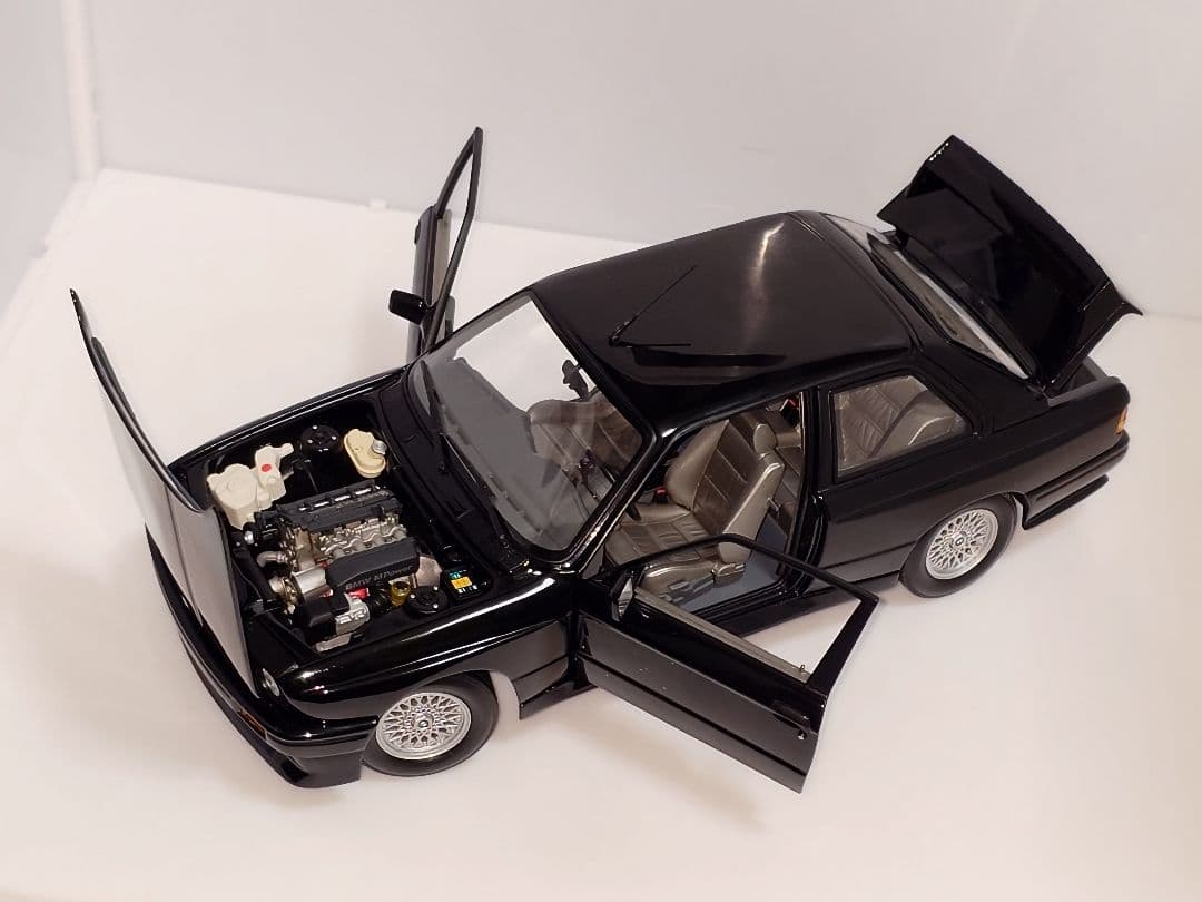 ミニチャンプス  M3 ストリート 1/18 ミニカー ブラック