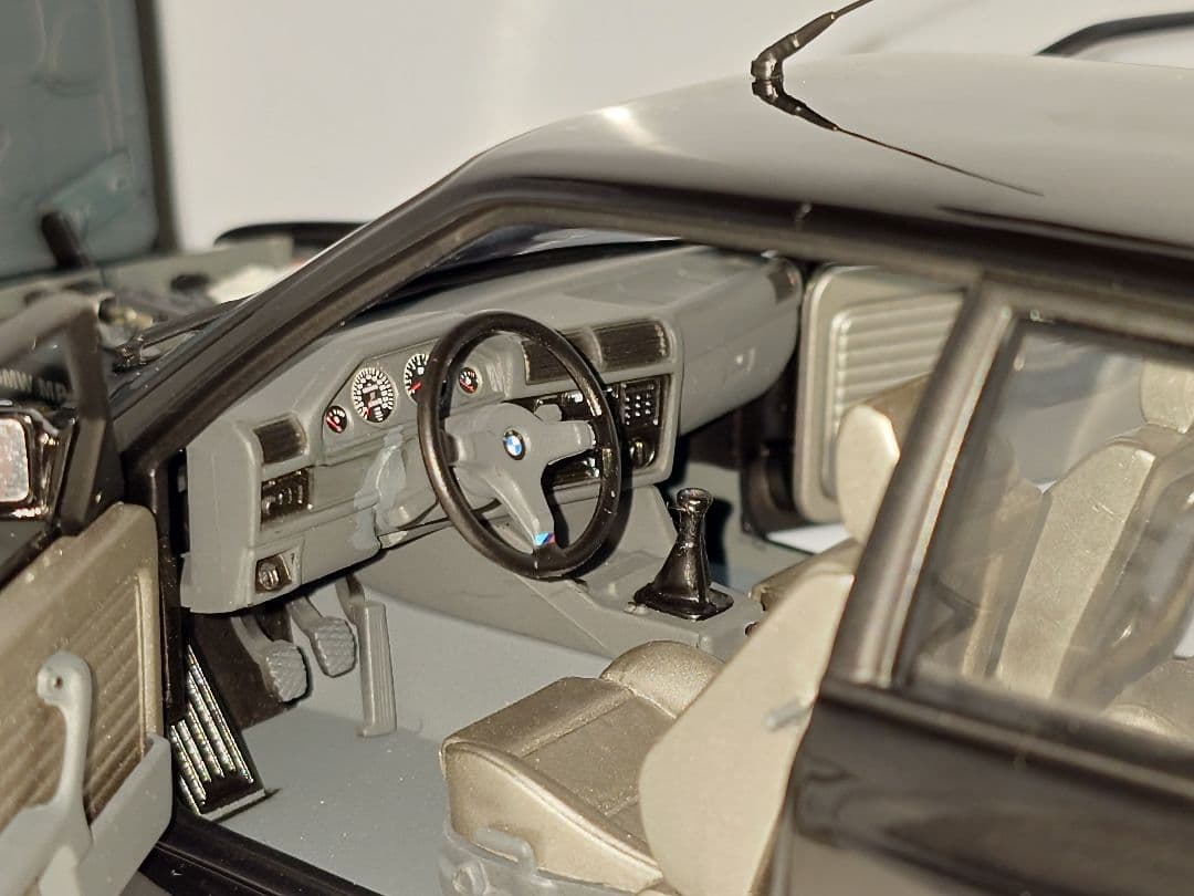 ミニチャンプス  M3 ストリート 1/18 ミニカー ブラック